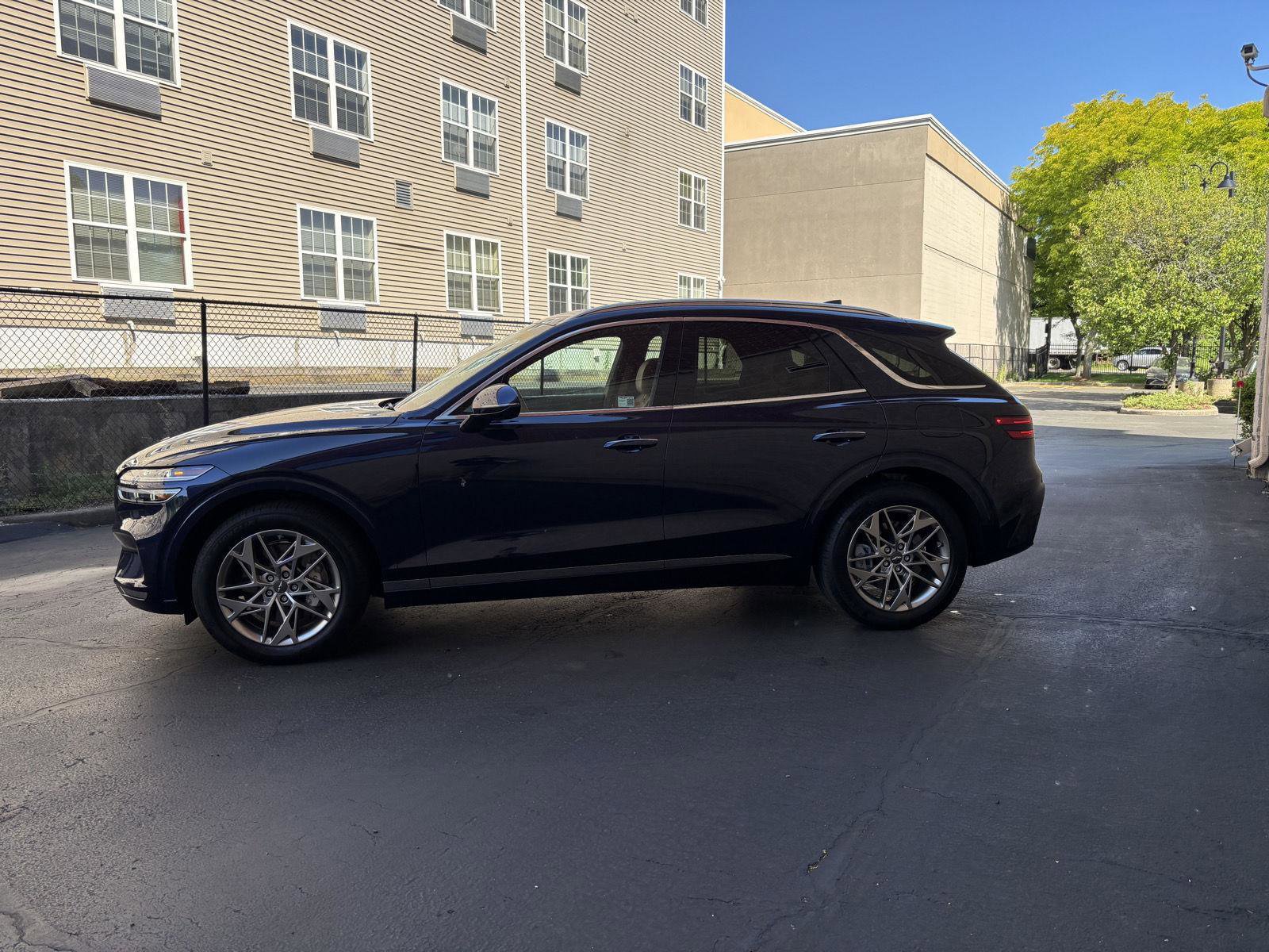 Used 2025 Genesis GV70 2.5T w/ Advanced Package AWD/4WD image 3