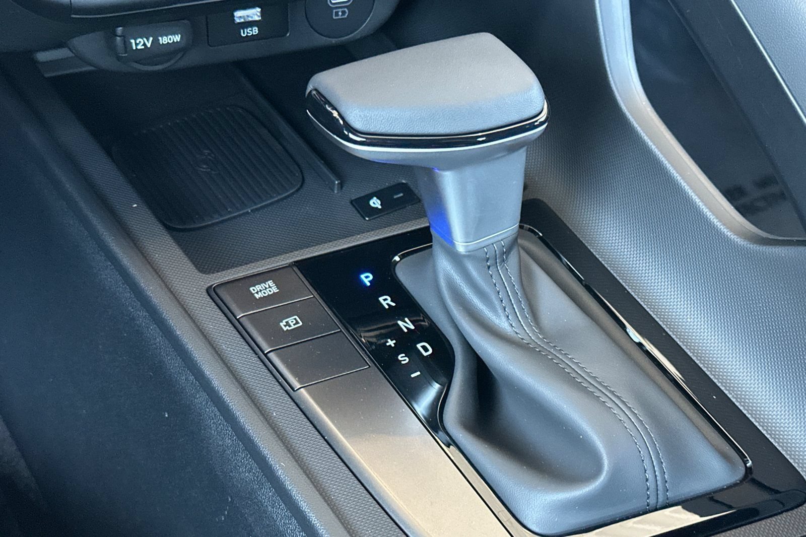 New 2026 Hyundai Elantra Sport FWD image 19