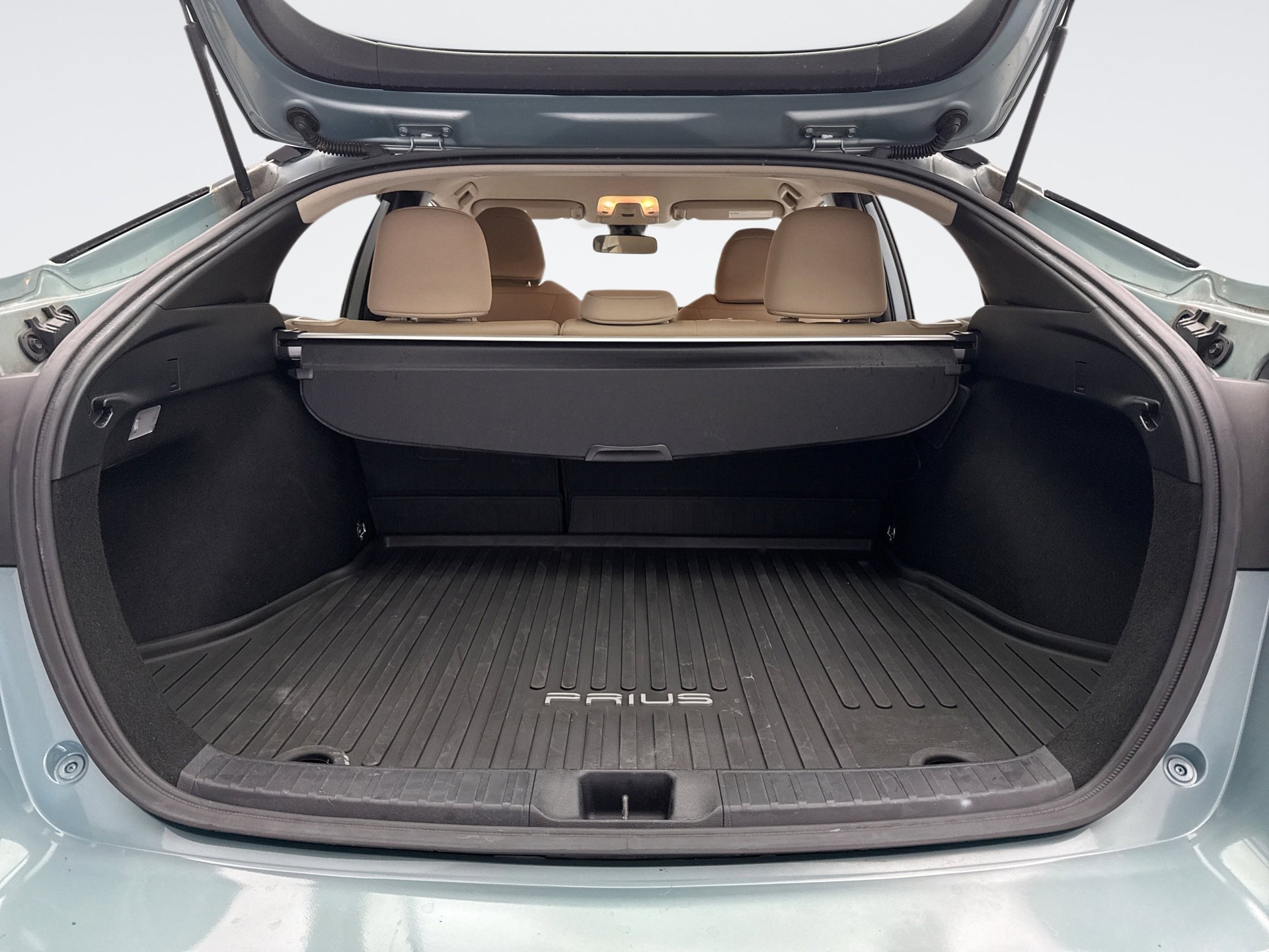 Used 2019 Toyota Prius LE image 18