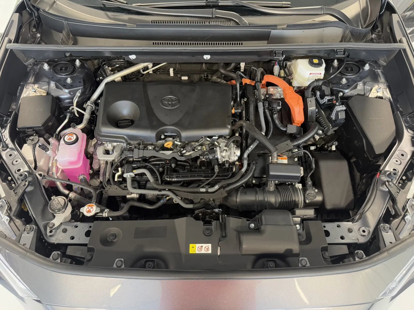 Used 2025 Toyota RAV4 LE AWD/4WD image 39