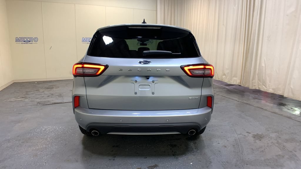 Used 2024 Ford Escape ST-Line w/ Tech Pack #1 AWD/4WD image 4