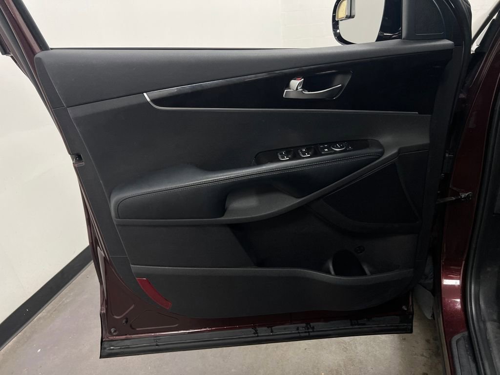Used 2016 Kia Sorento EX image 11