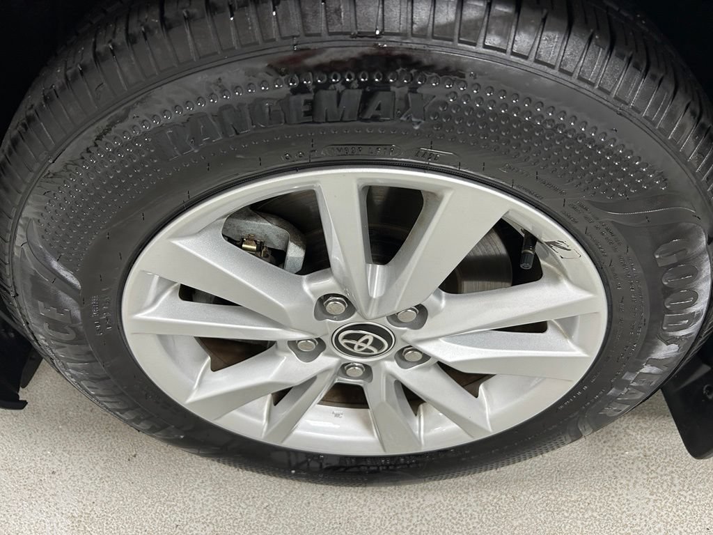 Used 2026 Toyota Camry LE FWD image 9