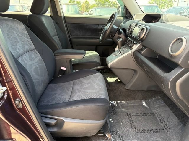 Used 2012 Scion xB FWD image 25