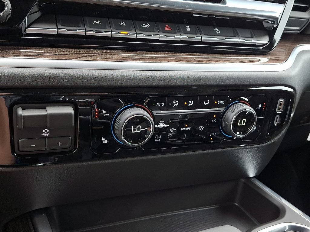 New 2026 Chevrolet Silverado 1500 RST AWD/4WD image 11