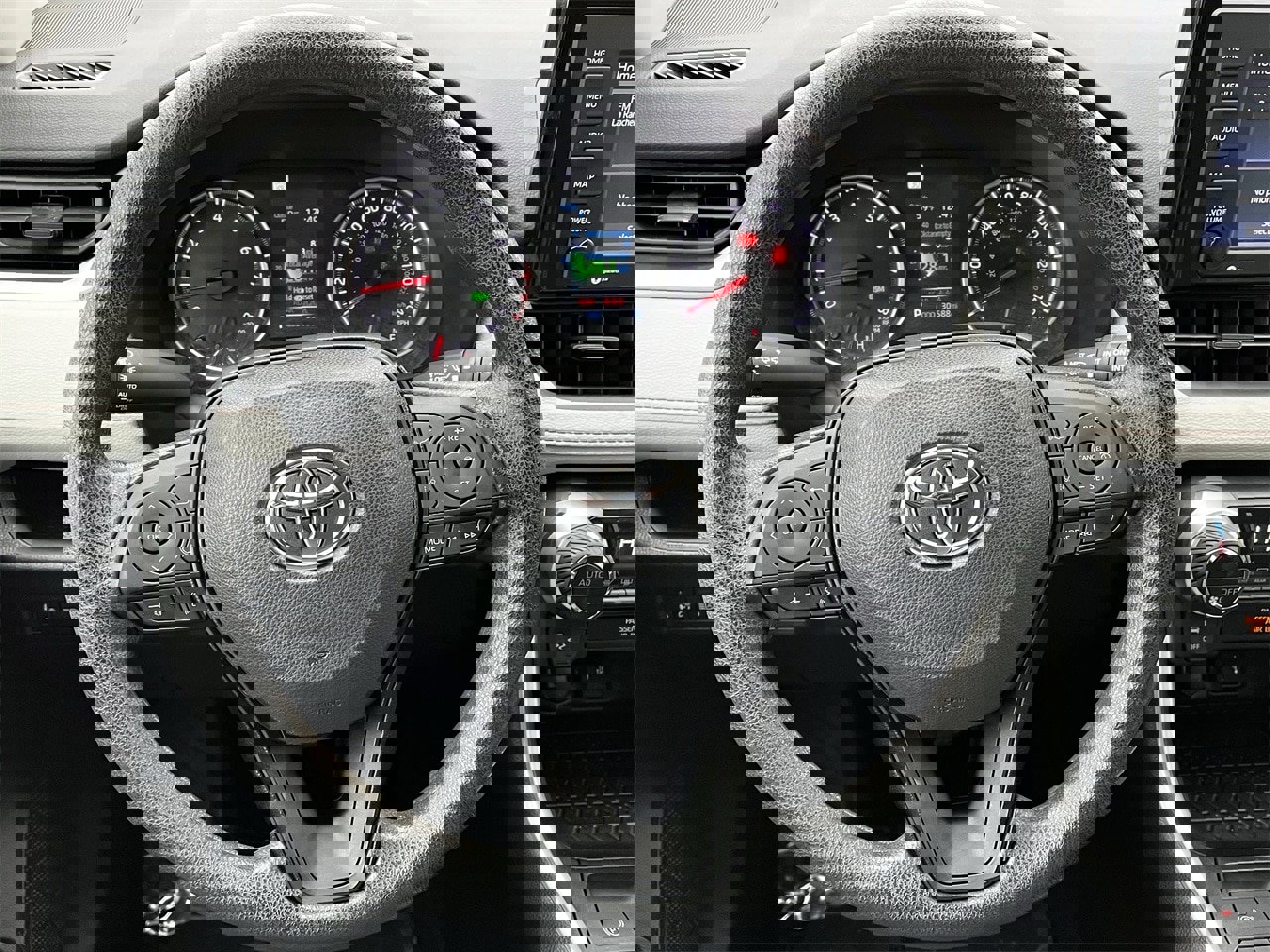 Used 2022 Toyota RAV4 XLE image 11