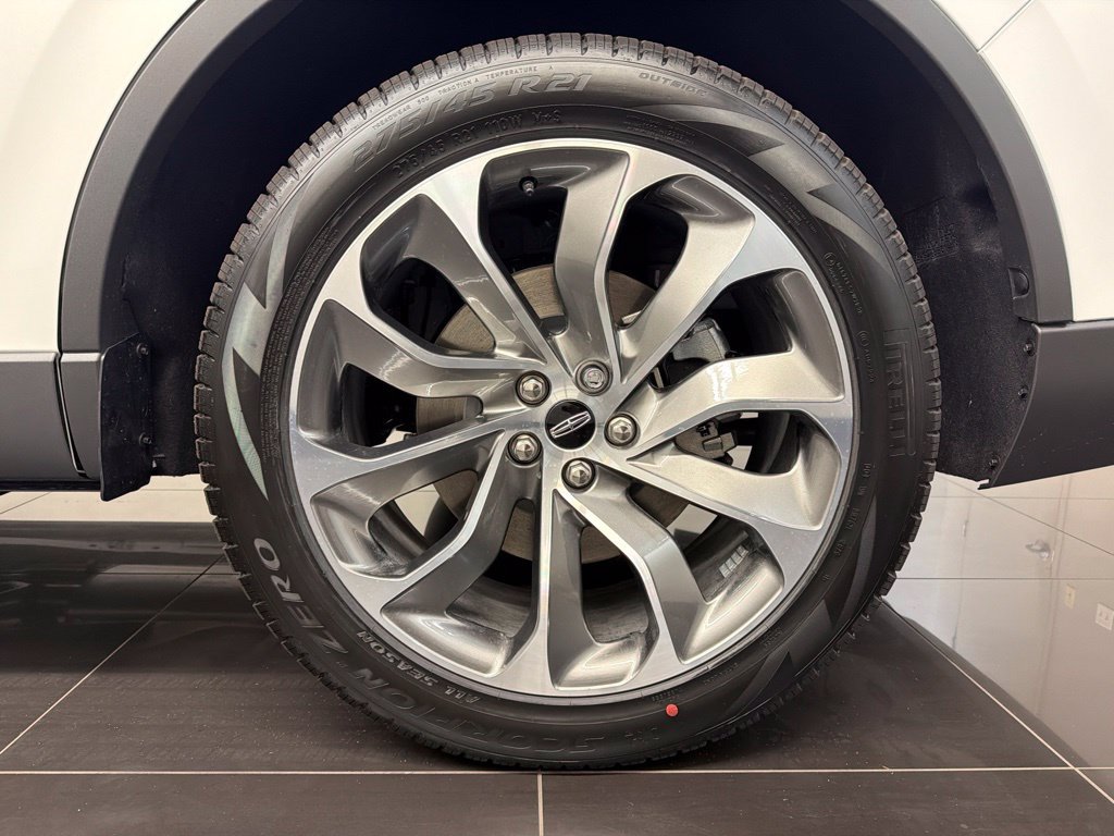 New 2027 Lincoln Aviator AWD image 7