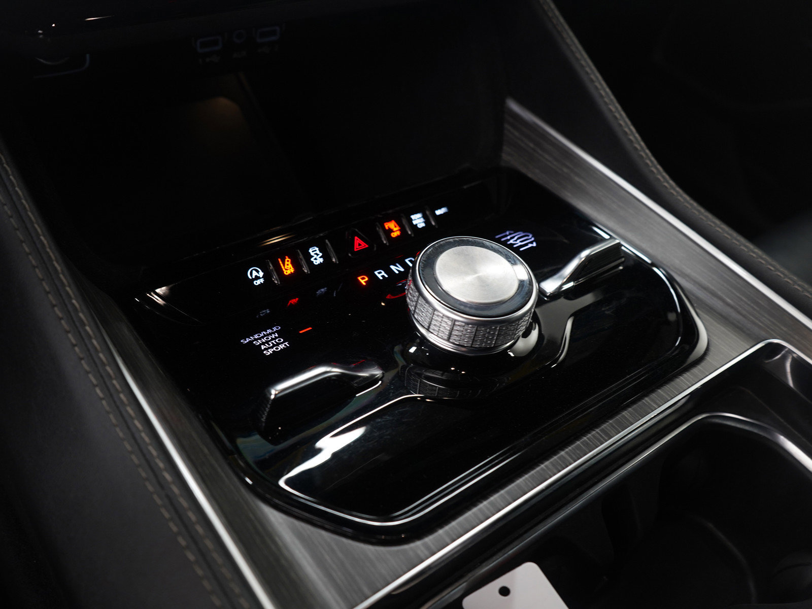 Used 2024 Jeep Wagoneer L Series III w/ Flexible Seating Group image 23