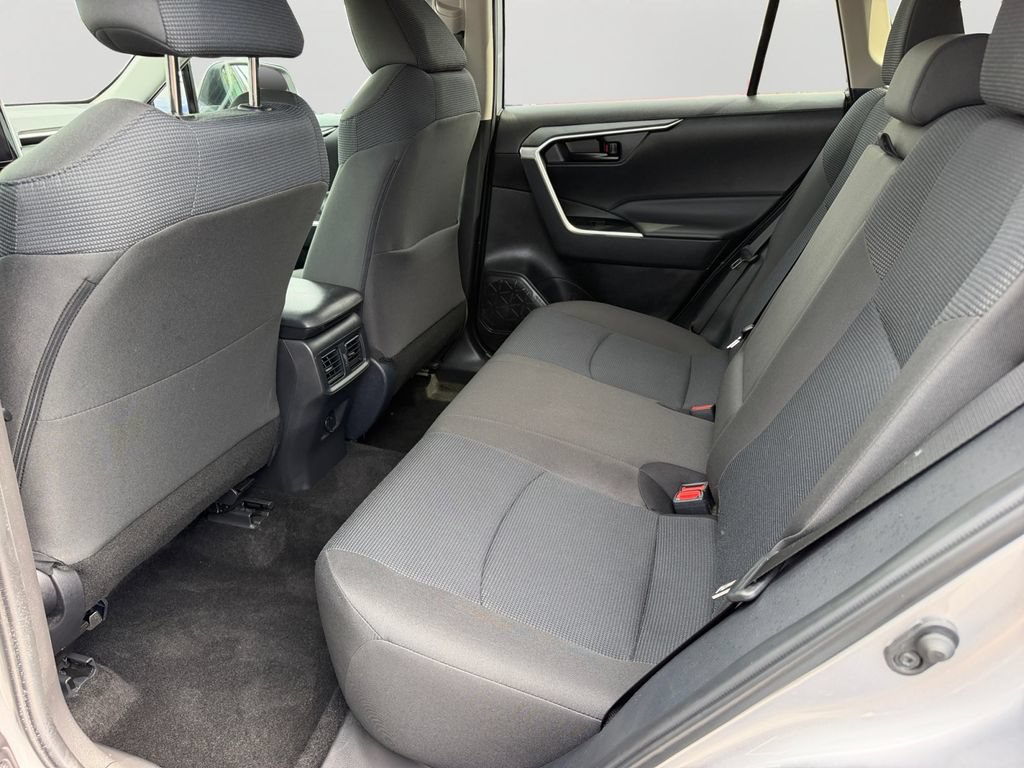 Used 2025 Toyota RAV4 LE AWD/4WD image 12