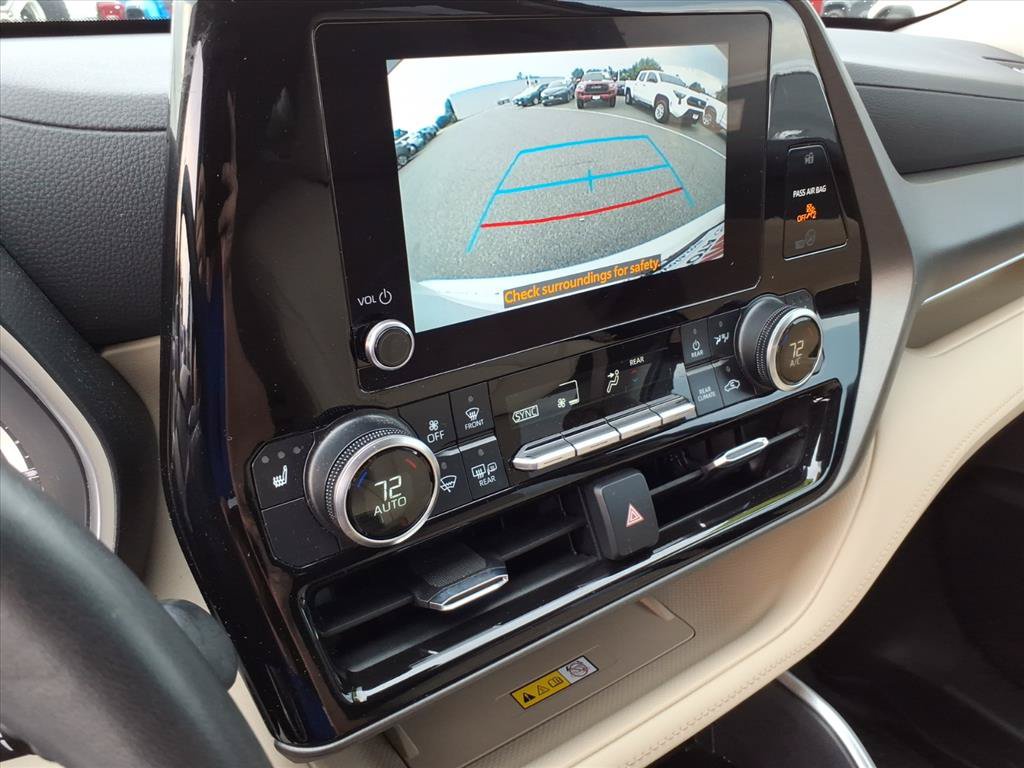 Used 2023 Toyota Highlander XLE AWD/4WD image 38