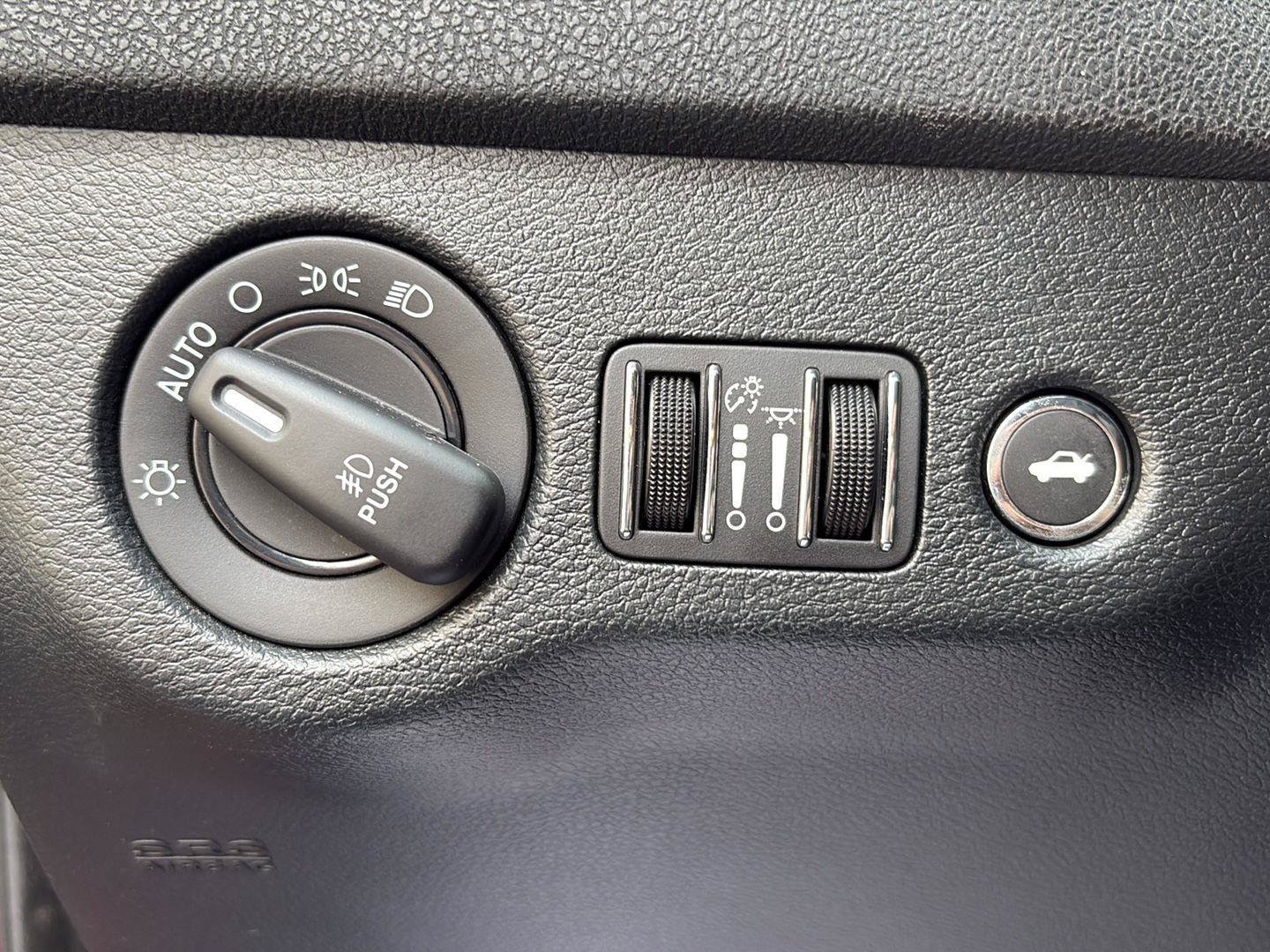 Used 2018 Dodge Charger GT AWD/4WD image 9