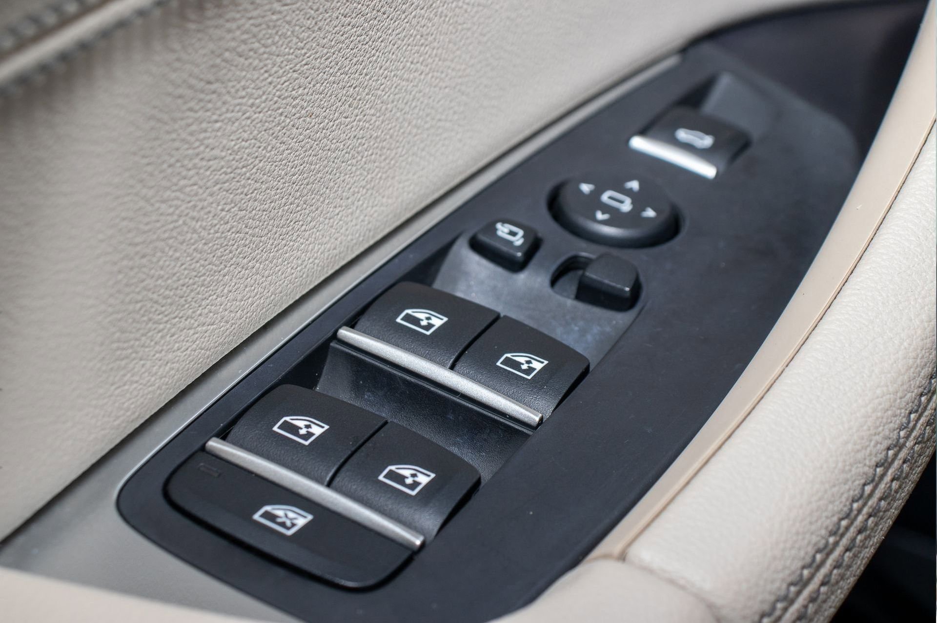 Used 2019 BMW X3 M40i w/ Premium Package image 27