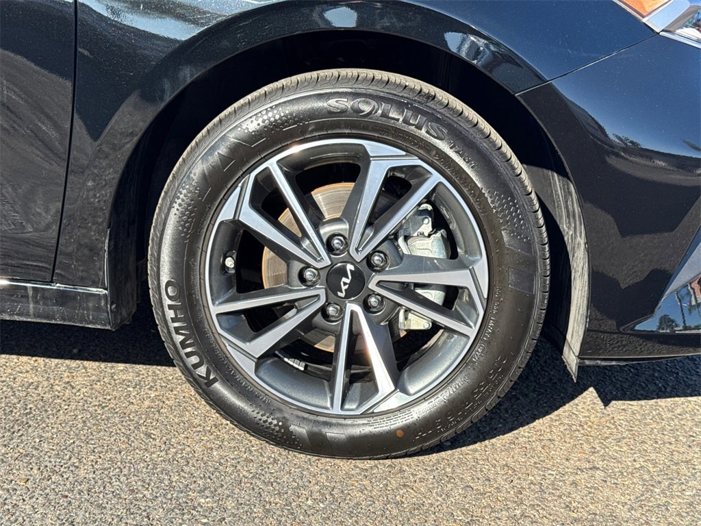 Used 2024 Kia Forte LXS image 7