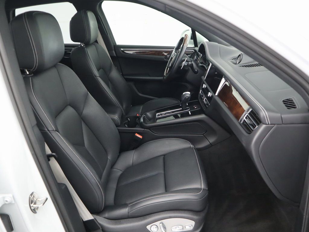 Used 2022 Porsche Macan S image 21