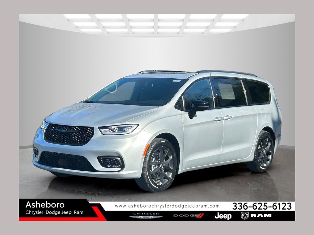 New 2026 Chrysler Pacifica Limited w/ S Appearance Package FWD image 1