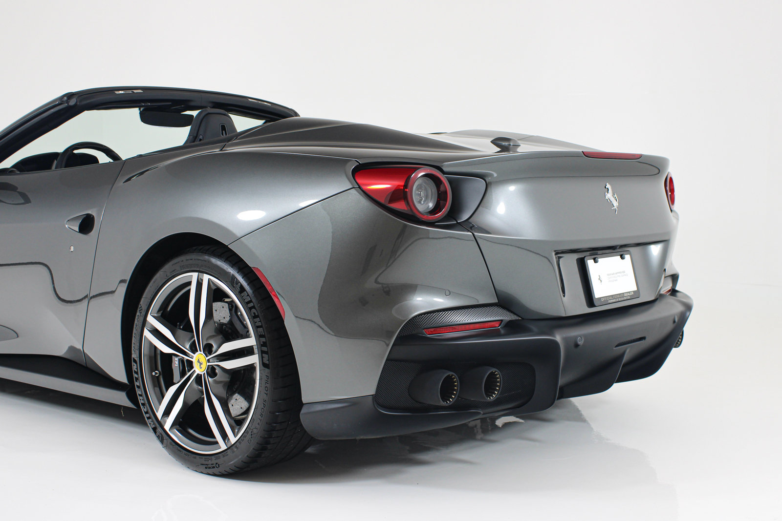 Certified 2023 Ferrari Portofino M RWD image 8