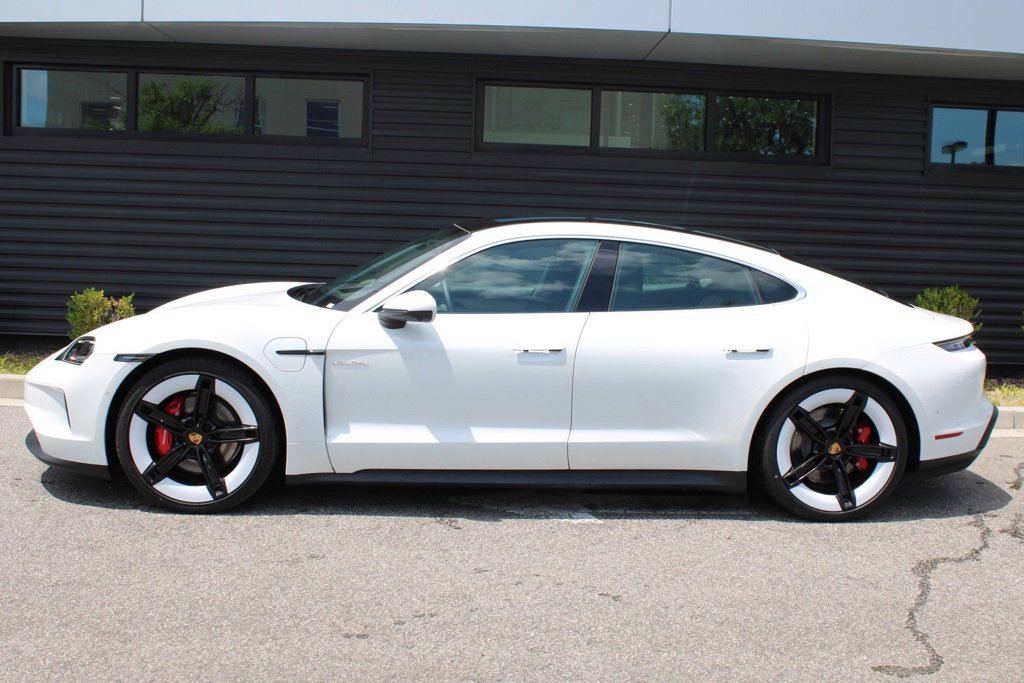New 2025 Porsche Taycan 4S image 2