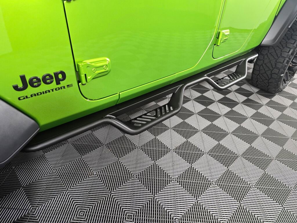 New 2025 Jeep Gladiator Sport image 18