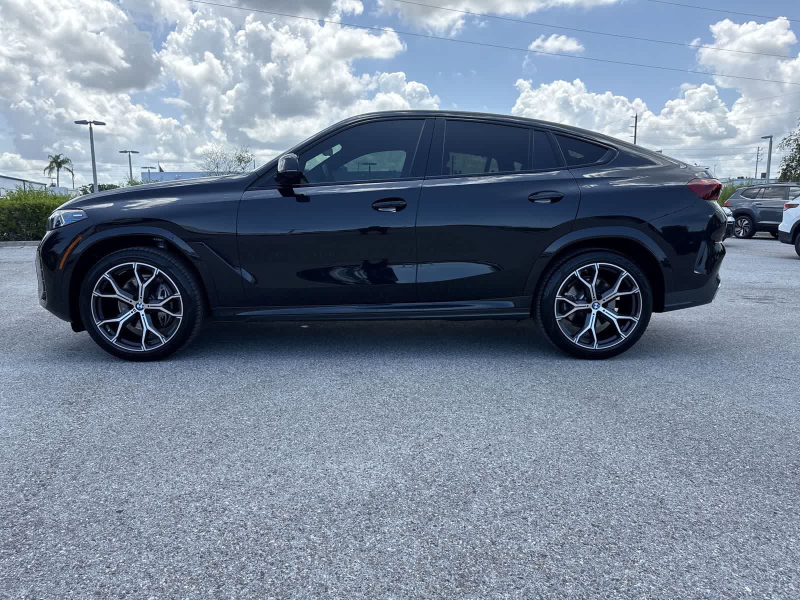 Used 2026 BMW X6 xDrive40i AWD/4WD image 3