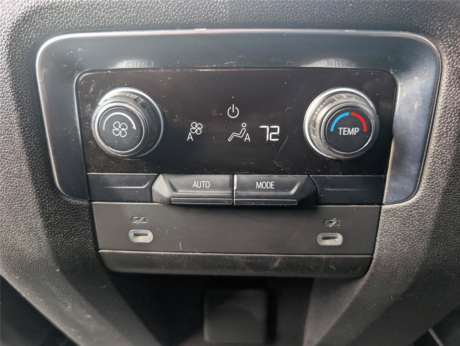 Used 2021 Chevrolet Suburban LS image 25