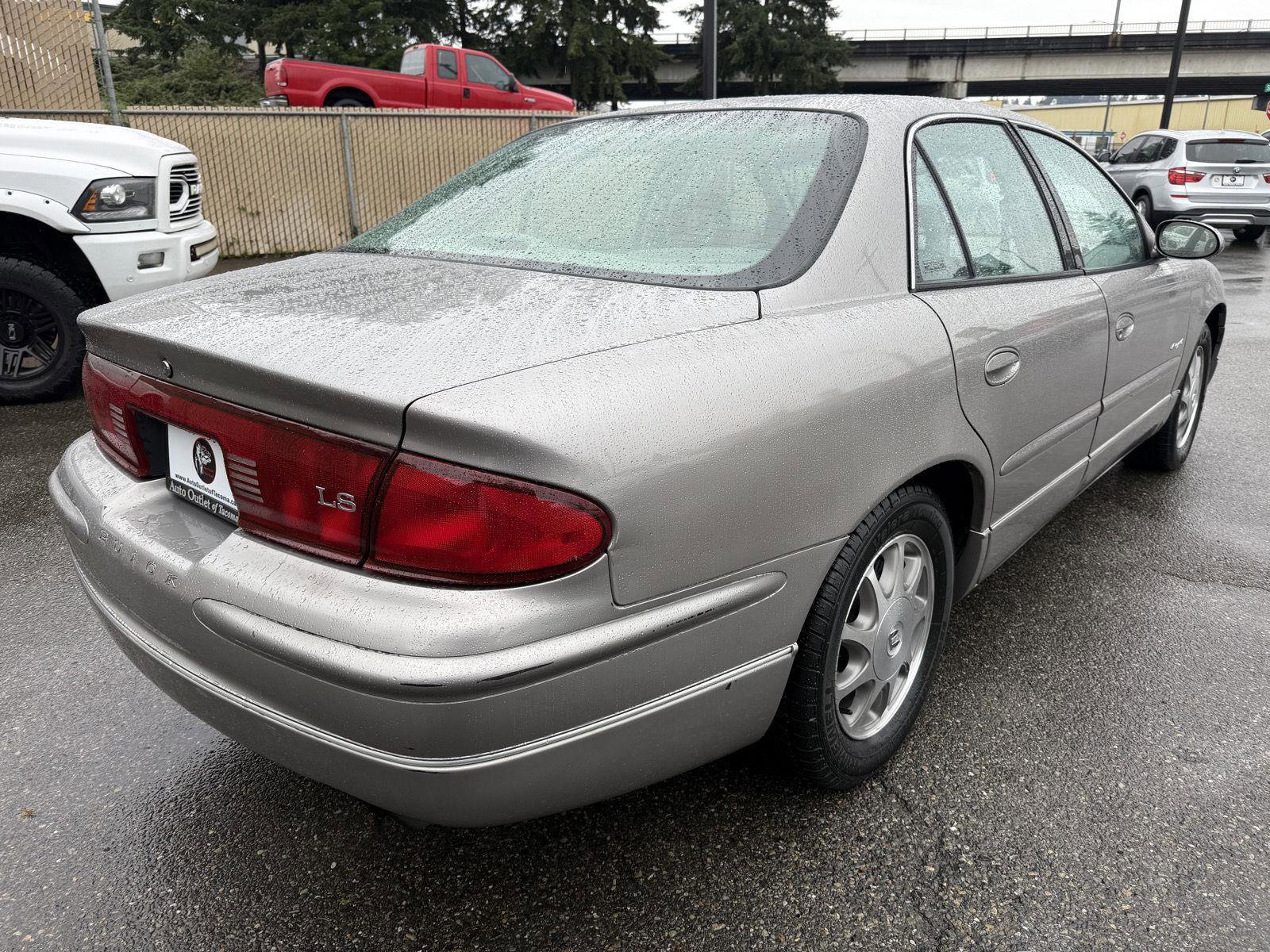 Used 1999 Buick Regal LS w/ Gran Touring Pkg image 6