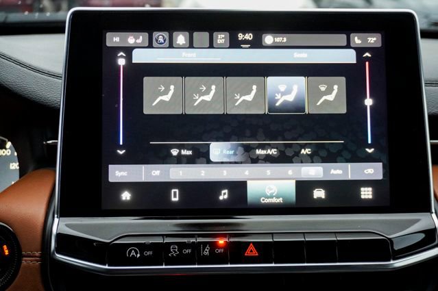 Used 2023 Jeep Compass Limited image 15