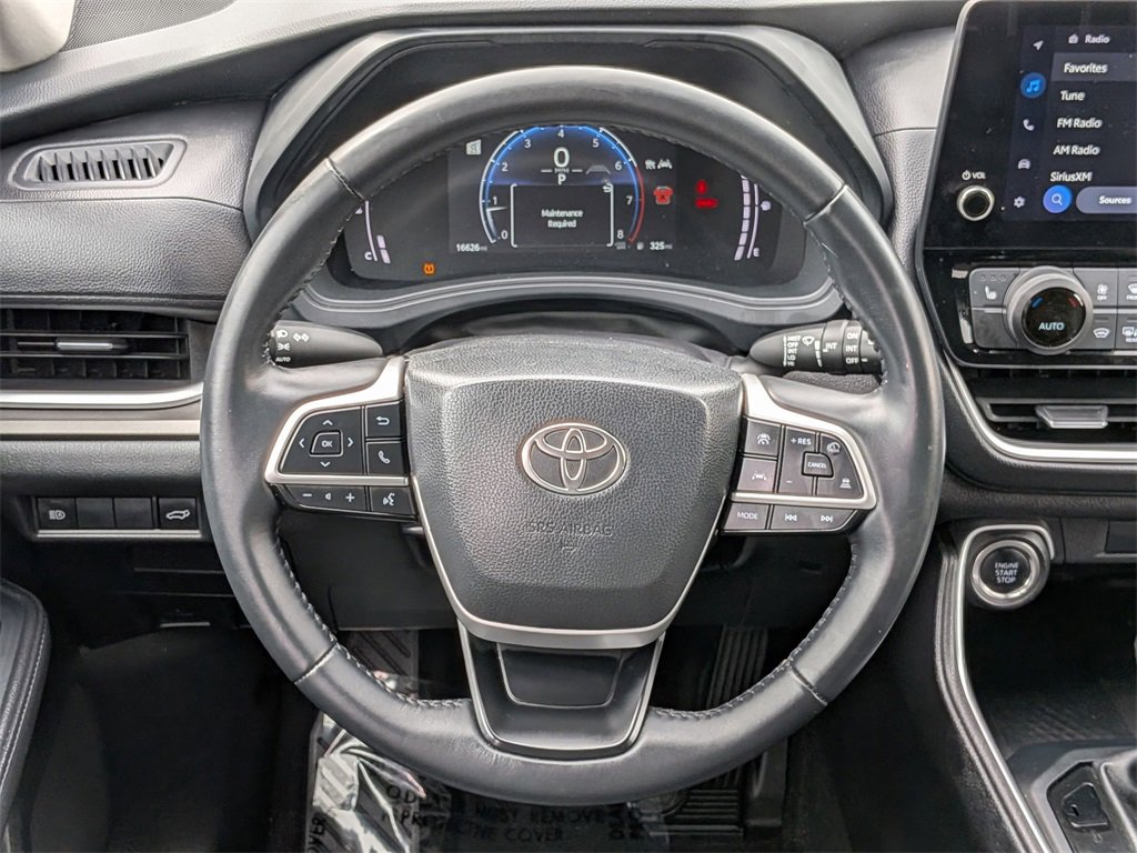 Used 2025 Toyota Grand Highlander AWD image 23