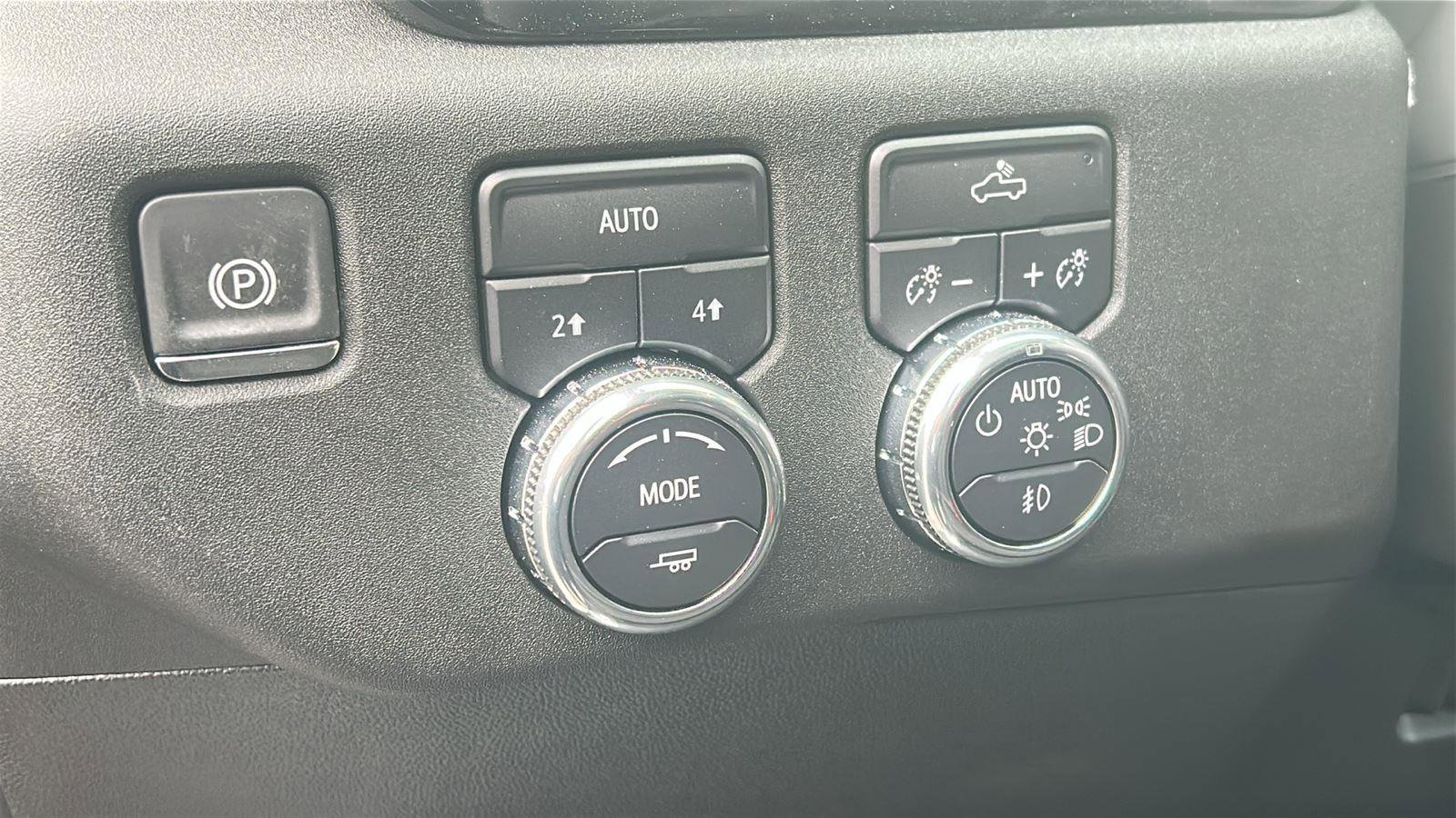 New 2026 GMC Sierra 1500 Elevation image 17