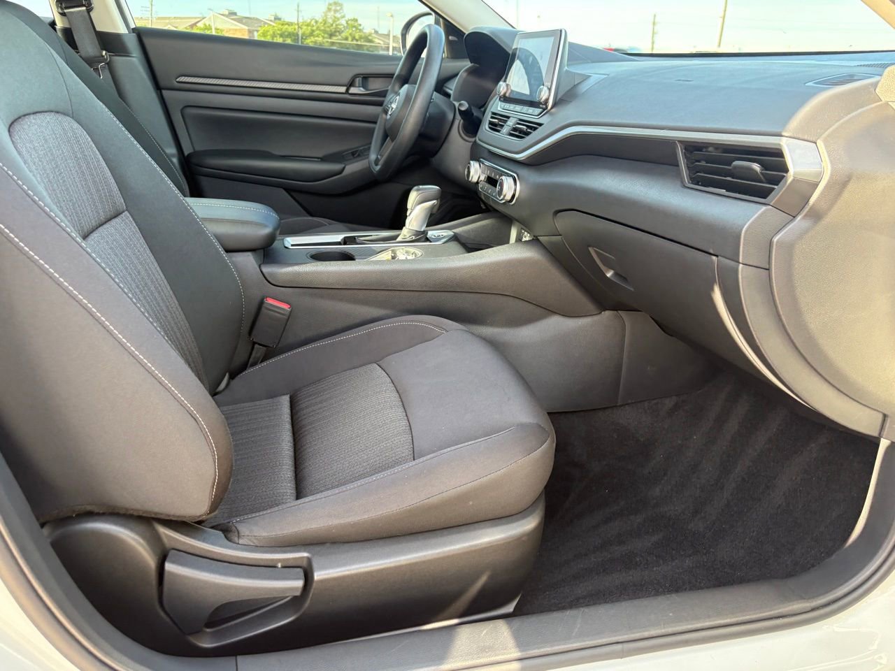 Used 2025 Nissan Altima 2.5 S image 37