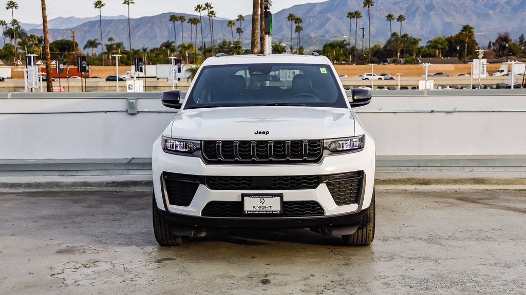 New 2026 Jeep Grand Cherokee Altitude AWD/4WD video 3