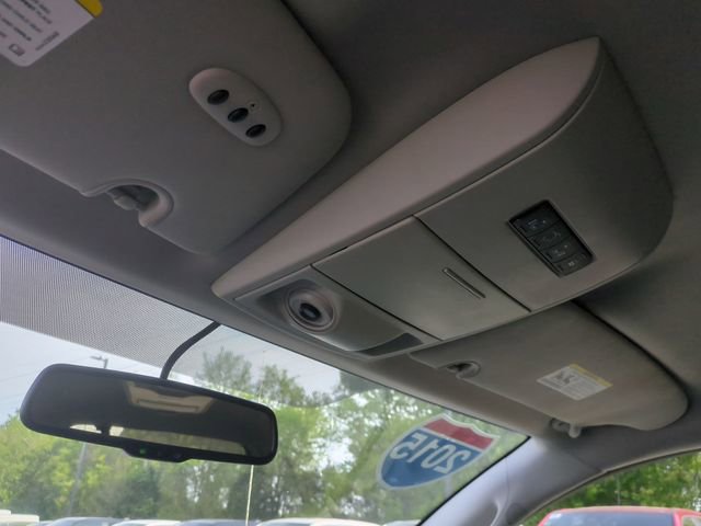 Used 2015 Chrysler Town & Country Touring w/ Driver Convenience Group image 34