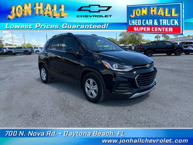 Used 2017 Chevrolet Trax LT w/ LT Convenience Package FWD image 1