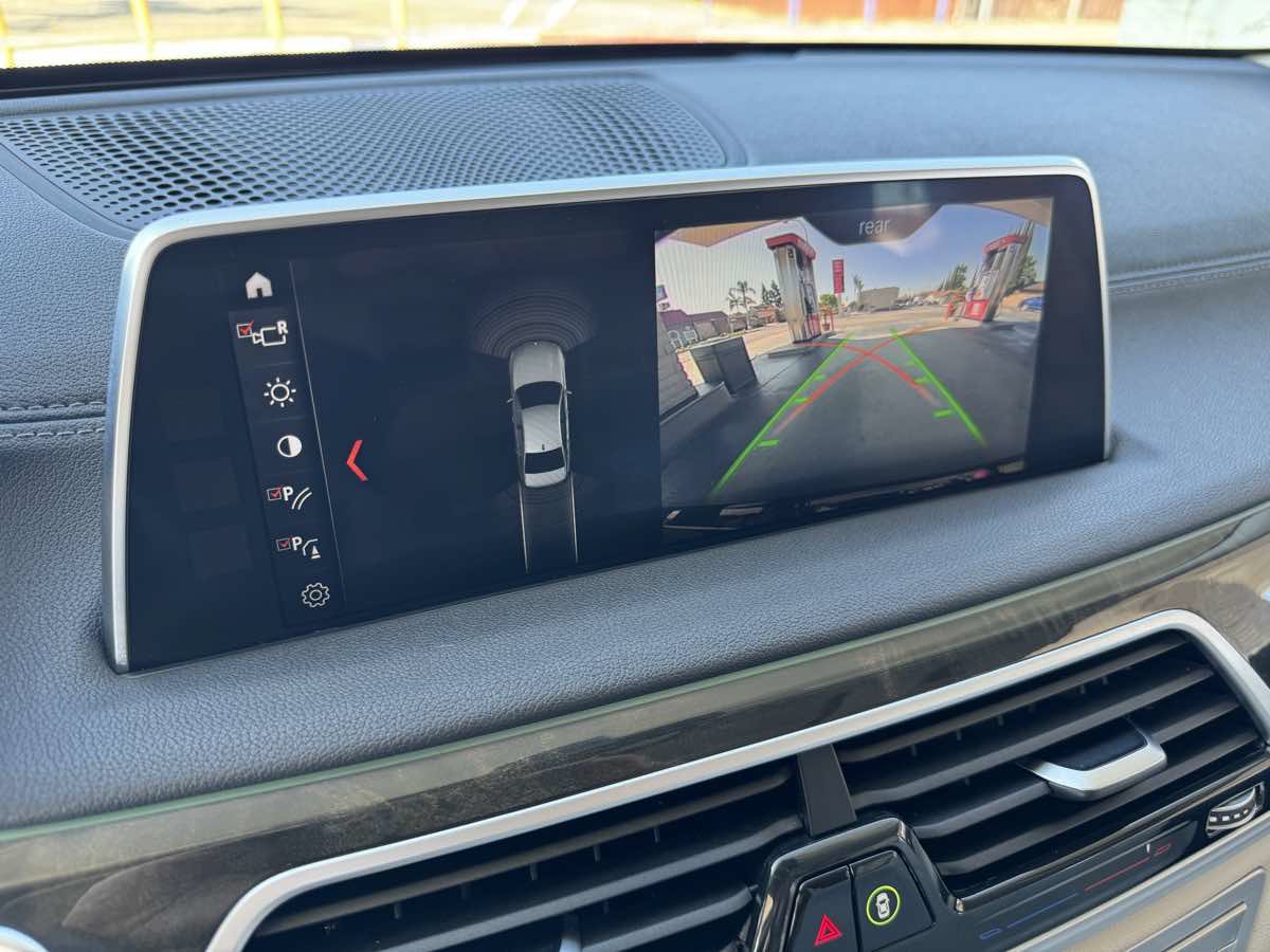 Used 2018 BMW 750i xDrive AWD/4WD image 26