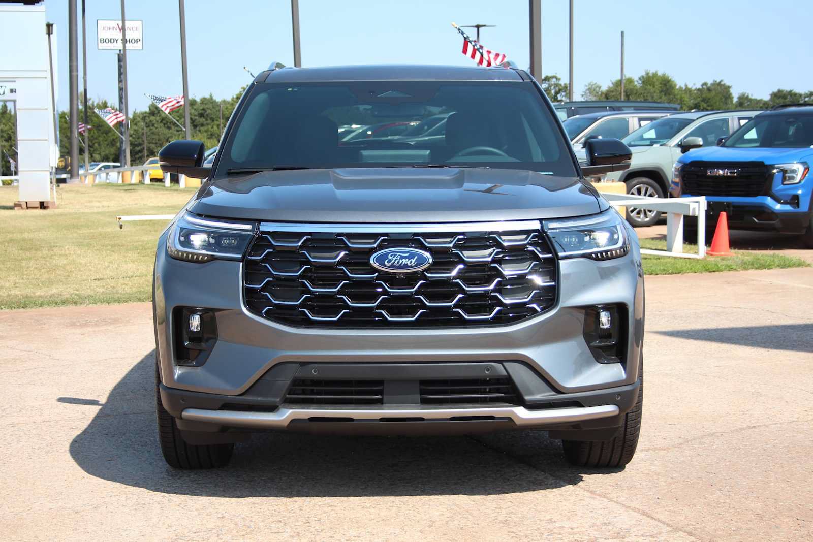 New 2026 Ford Explorer Platinum w/ LUX Leather Package AWD/4WD image 3