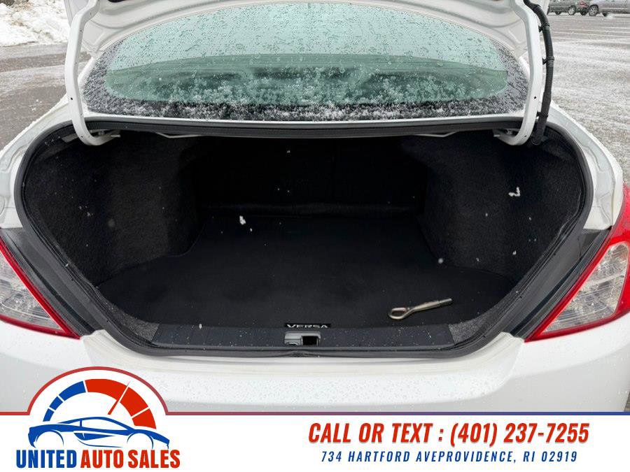 Used 2017 Nissan Versa SV image 11