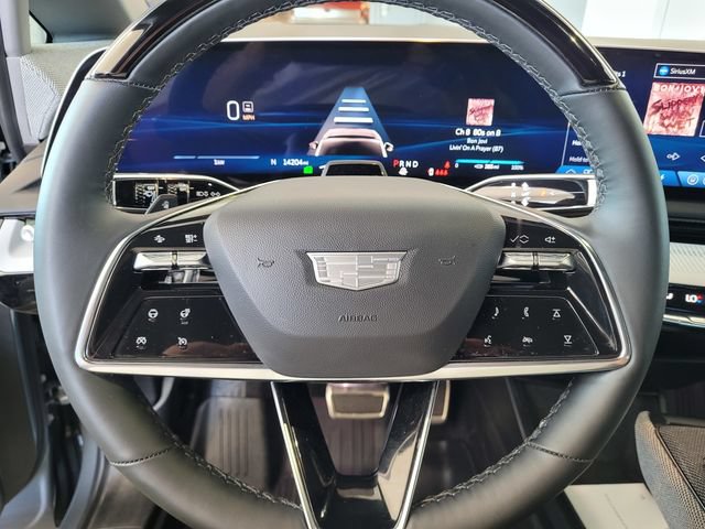 Certified 2025 Cadillac Optiq Sport 2 w/ LPO, Floor Liner Package AWD/4WD image 23
