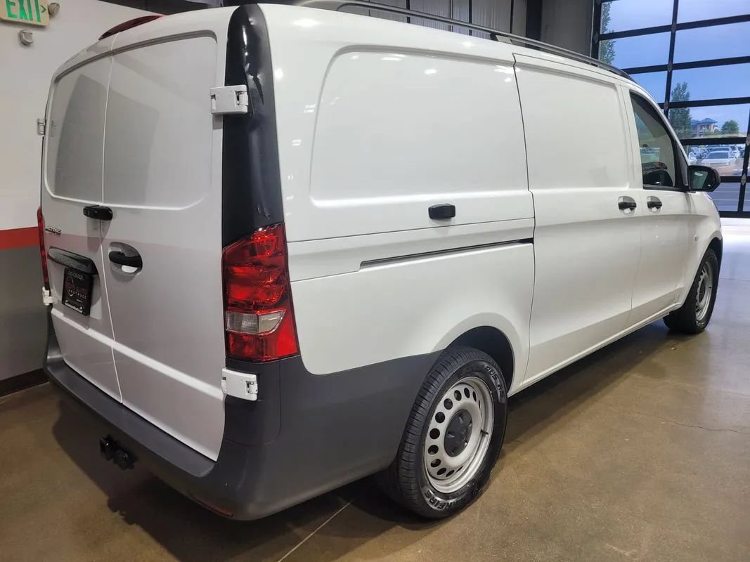 Used 2022 Mercedes-Benz Metris image 4