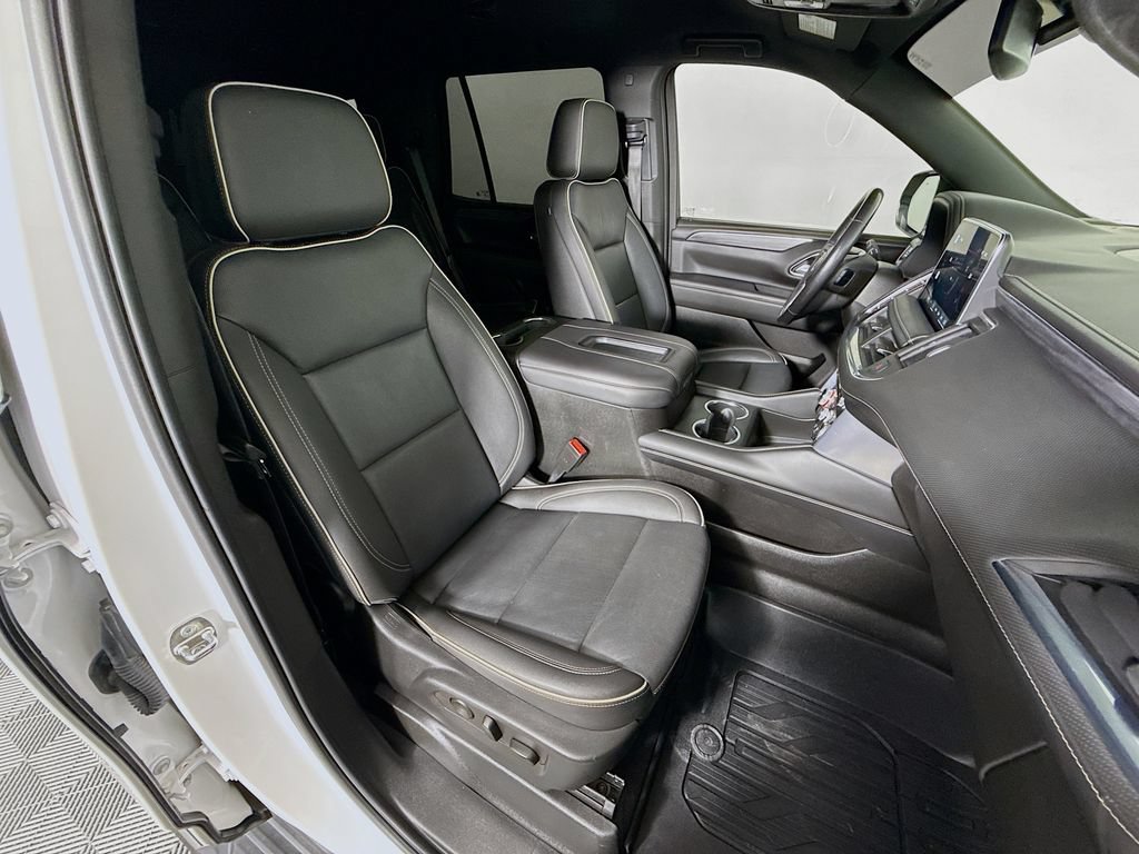 Used 2022 GMC Yukon SLT w/ SLT Luxury Package RWD image 29