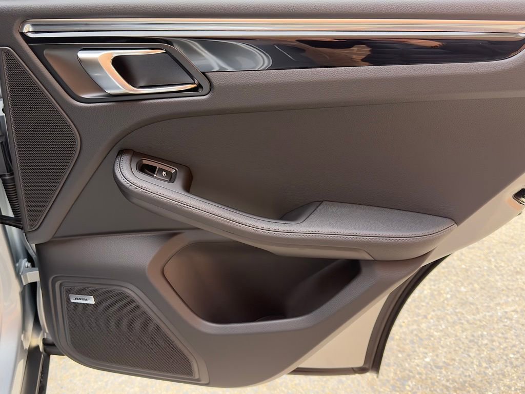 New 2026 Porsche Macan S image 24