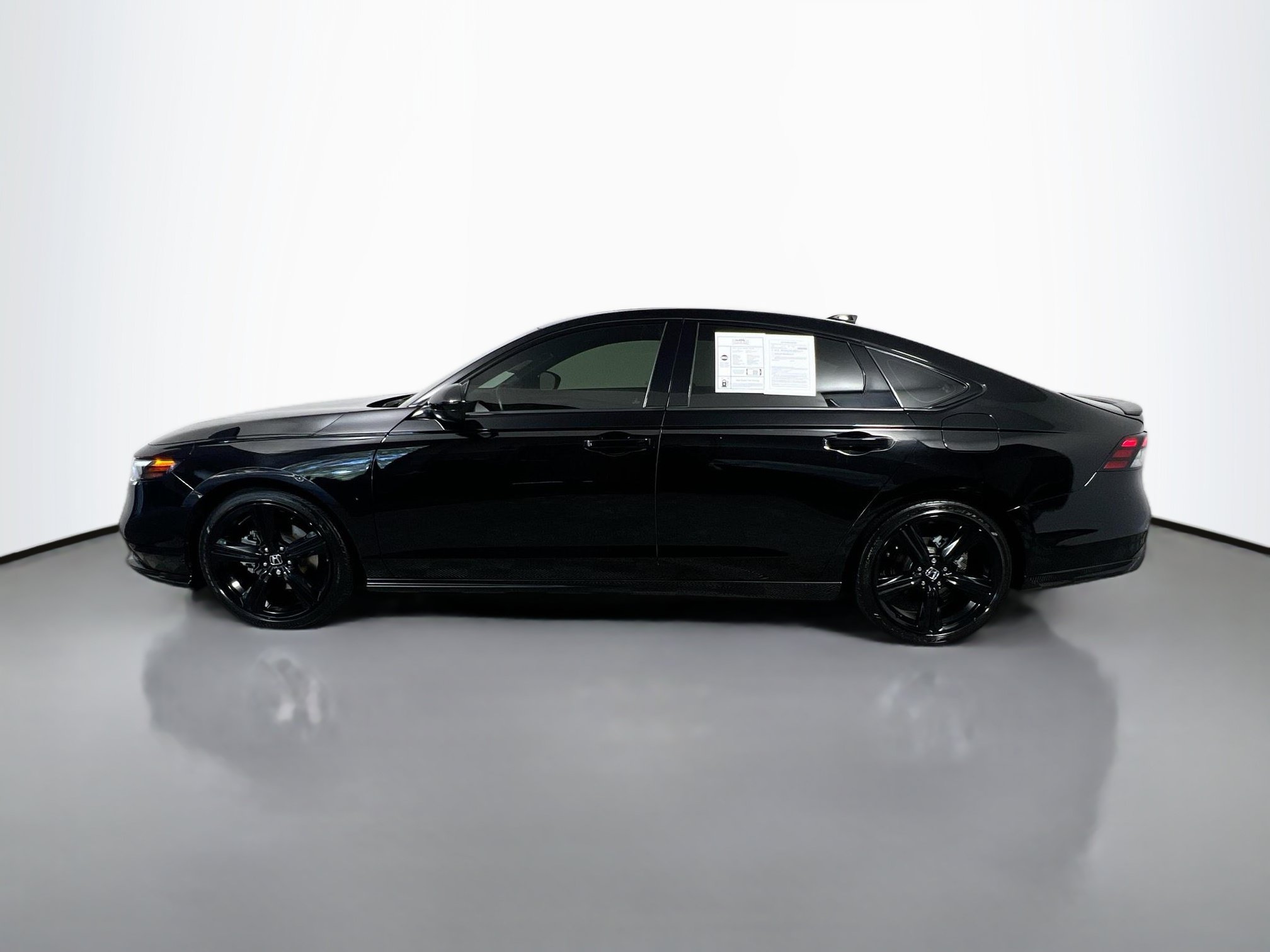 Used 2025 Honda Accord Sport image 9