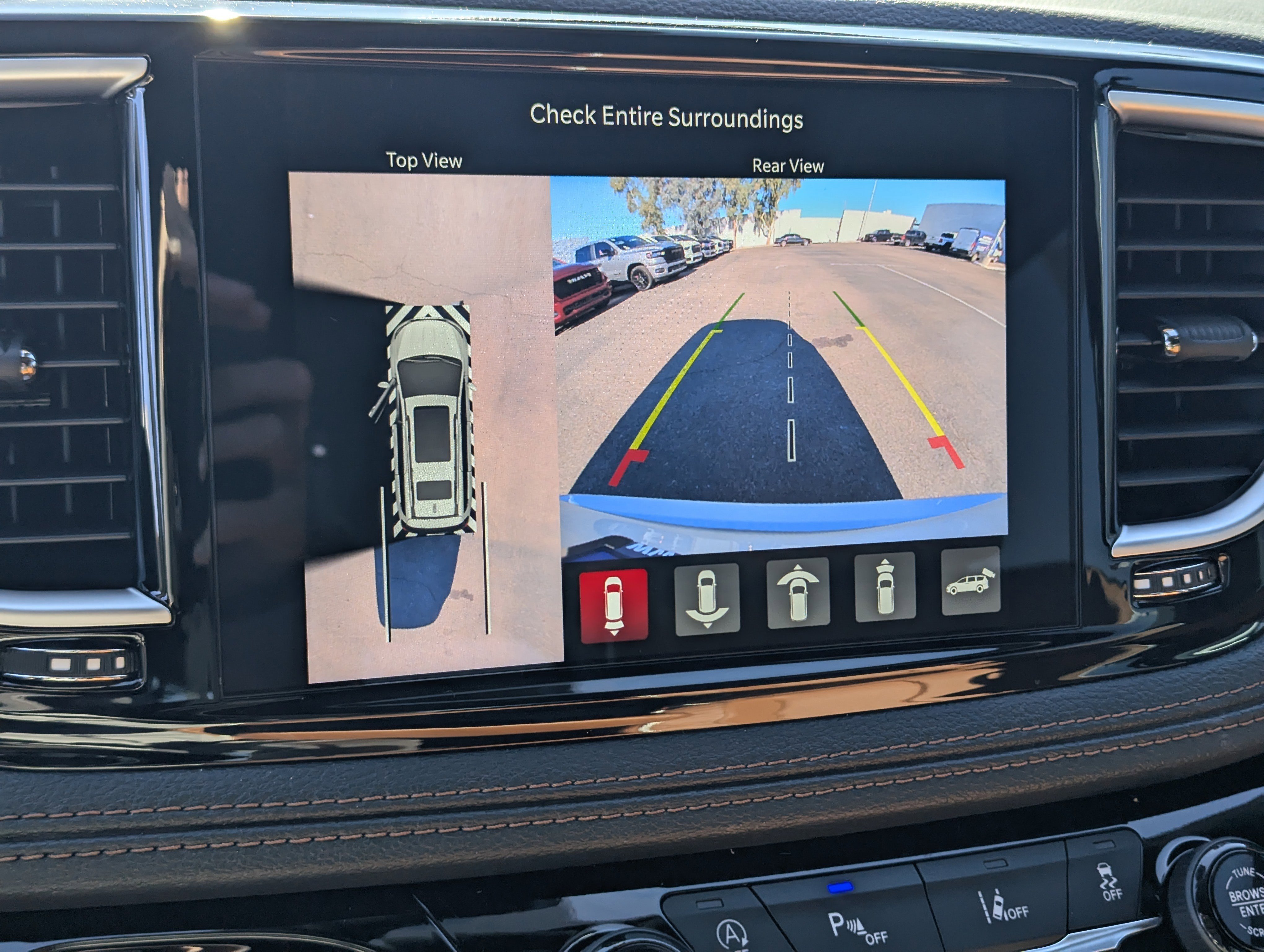 New 2026 Chrysler Pacifica Pinnacle image 12