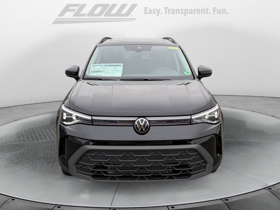 Used 2026 Volkswagen Taos SE AWD/4WD image 2