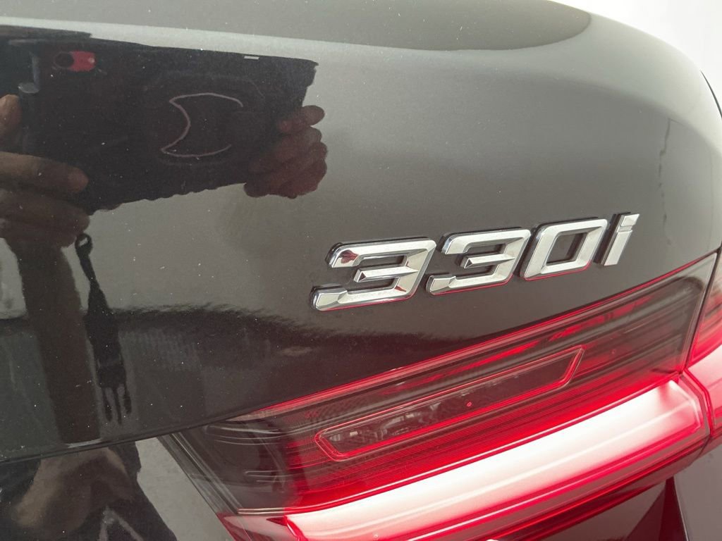 Certified 2025 BMW 330i Sedan w/ Premium Package RWD image 32