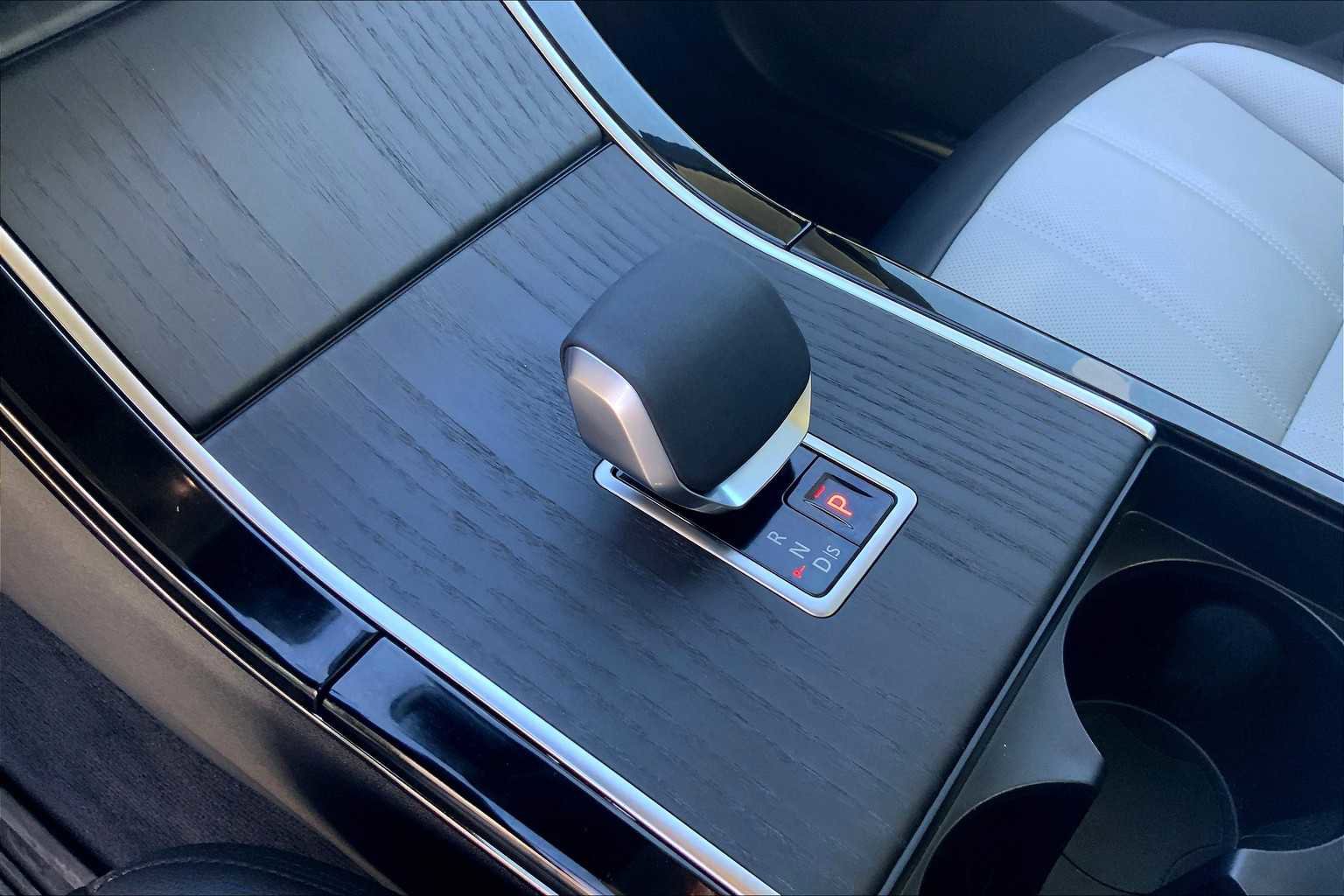 Used 2025 Land Rover Range Rover Evoque Dynamic SE image 15