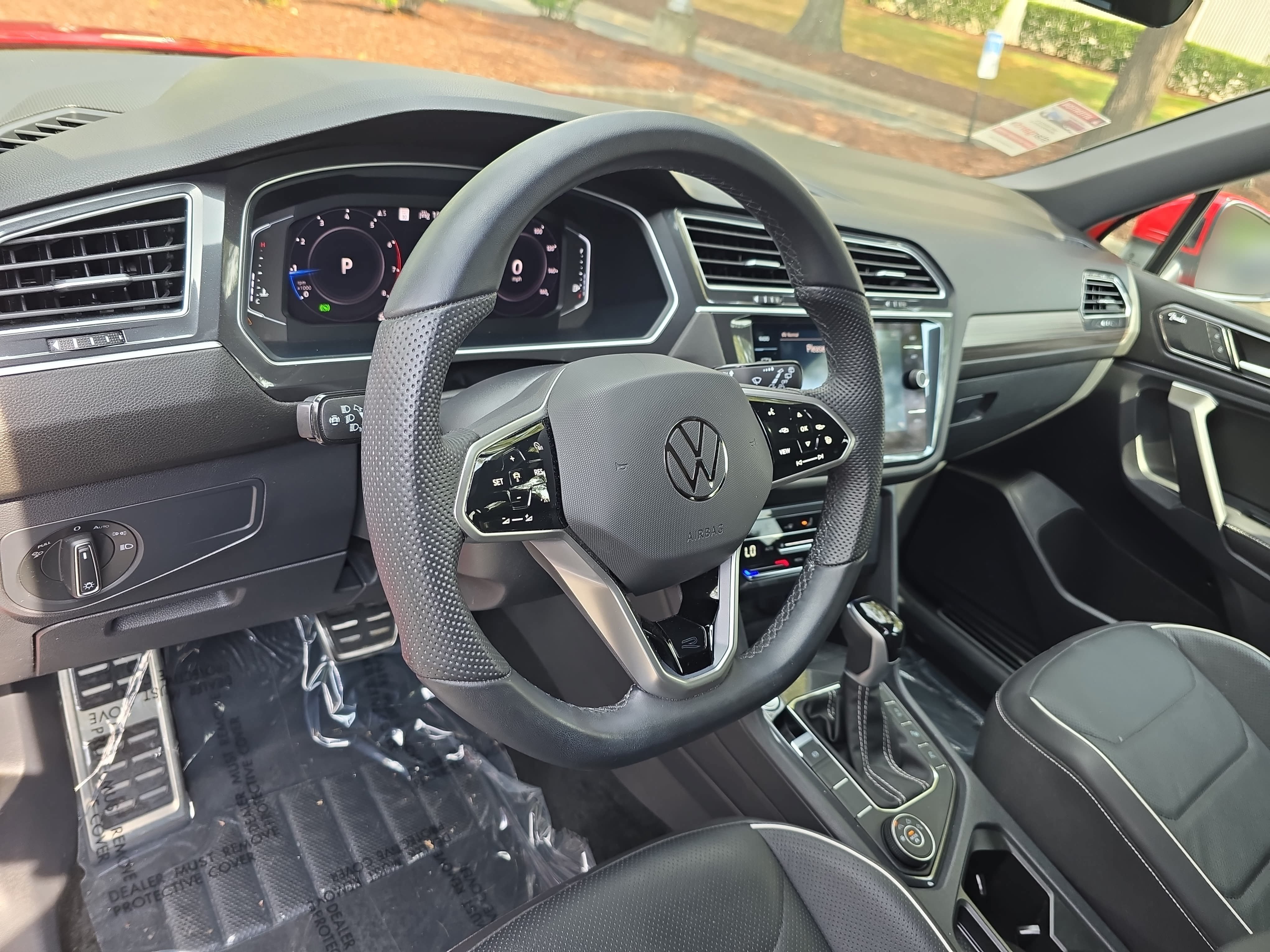 Certified 2024 Volkswagen Tiguan SEL R-Line AWD/4WD image 16
