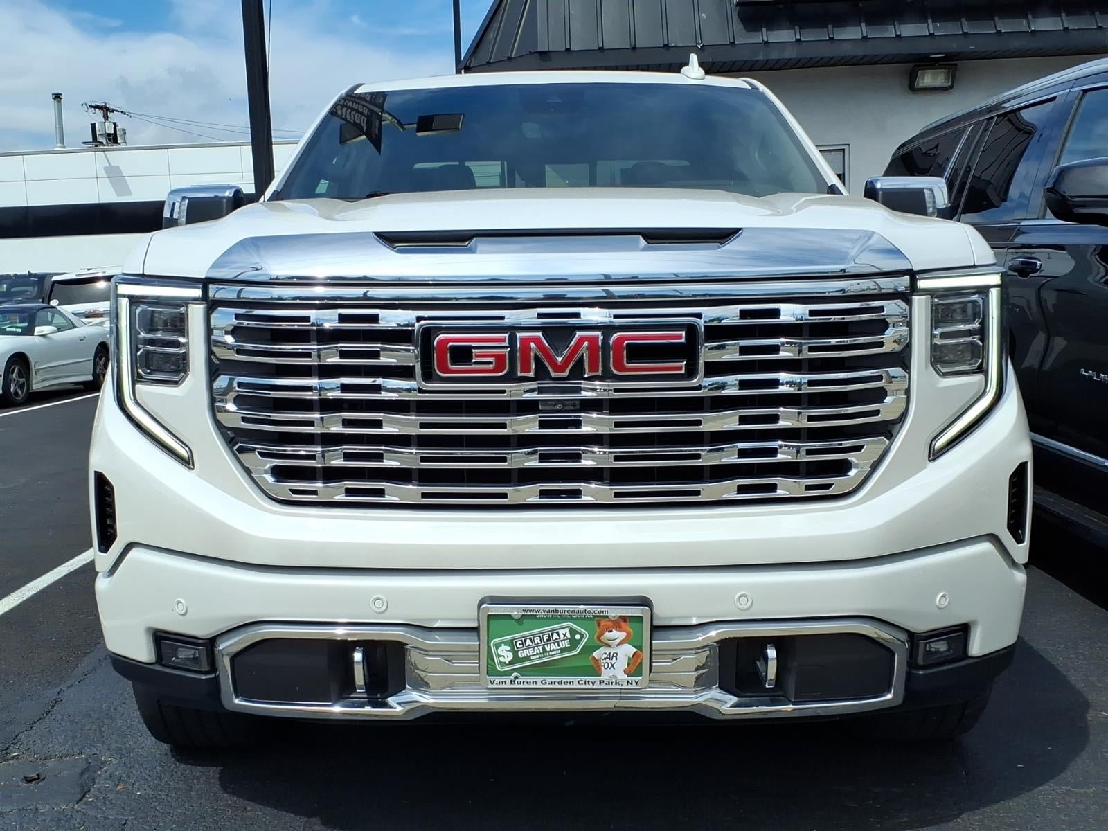 Used 2024 GMC Sierra 1500 Denali w/ Denali Reserve Package AWD/4WD image 2