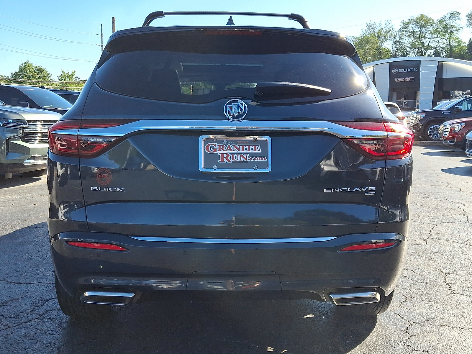 Used 2018 Buick Enclave Essence AWD/4WD image 5