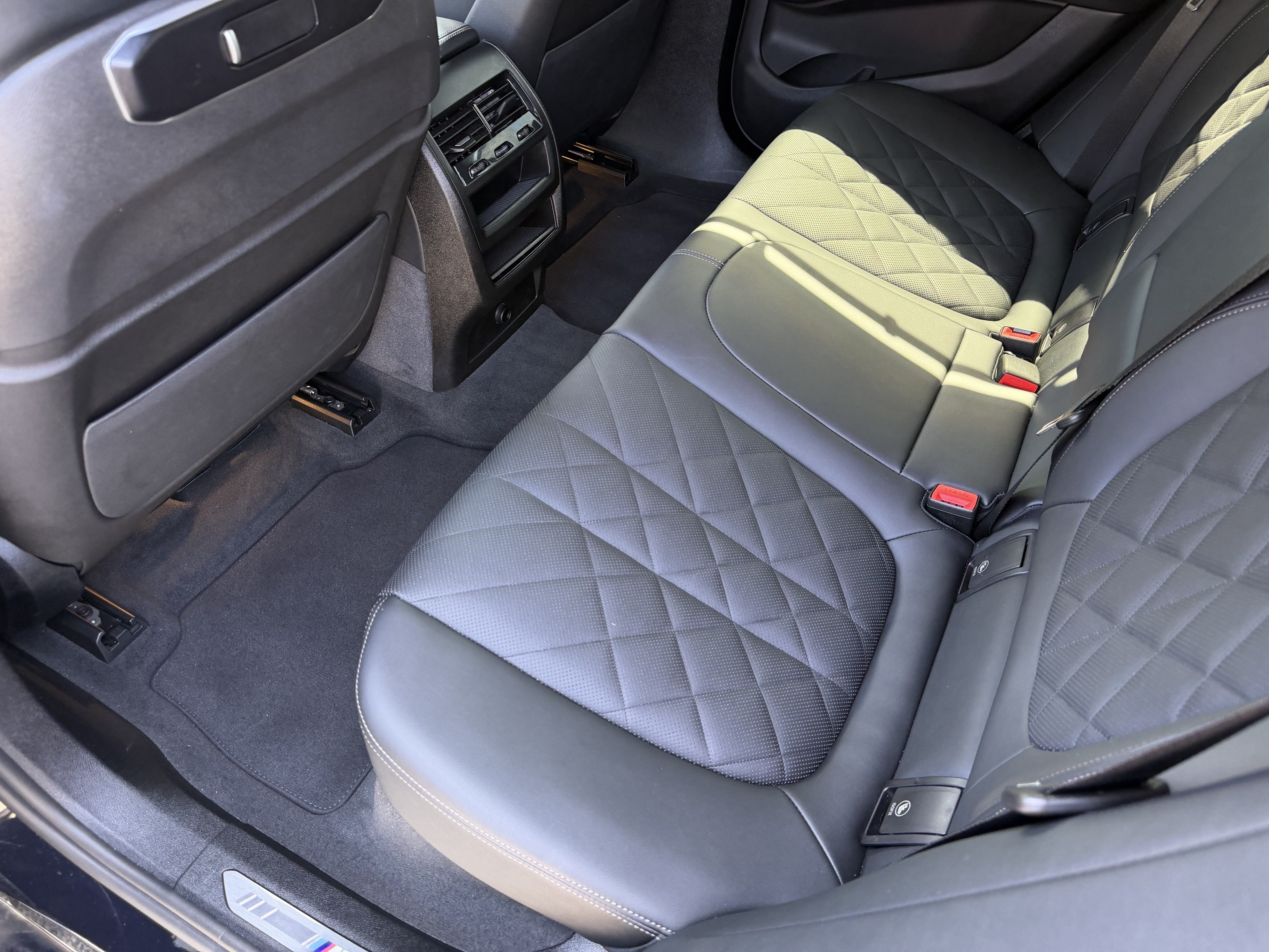 Certified 2026 BMW X6 xDrive40i AWD/4WD image 17
