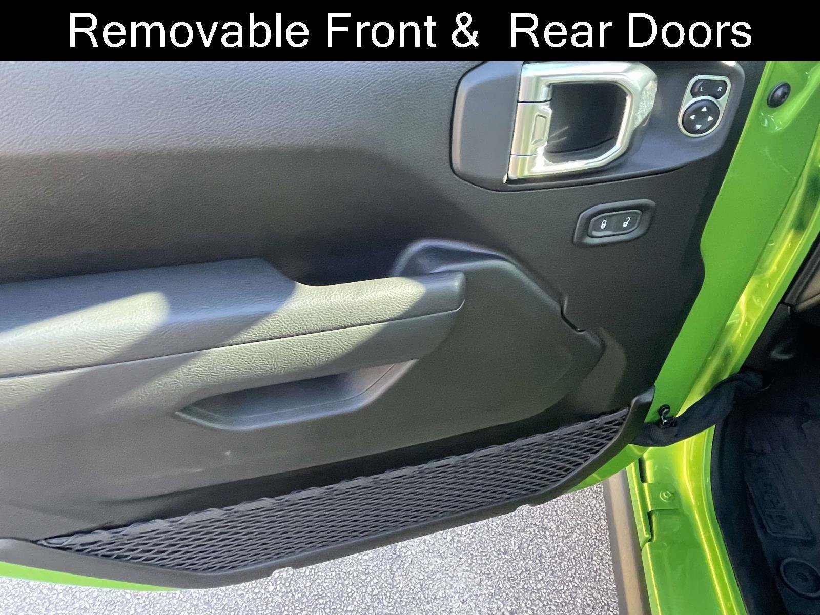 Used 2025 Jeep Wrangler Willys image 15