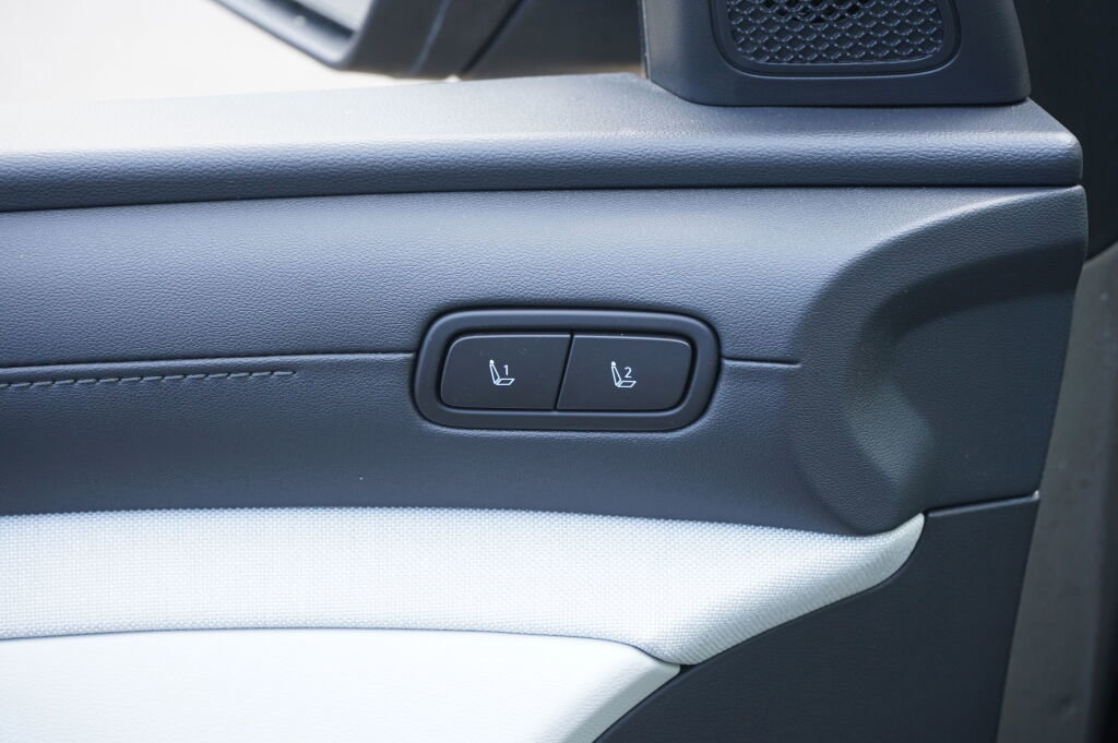 Certified 2025 Hyundai Tucson Limited AWD/4WD image 18